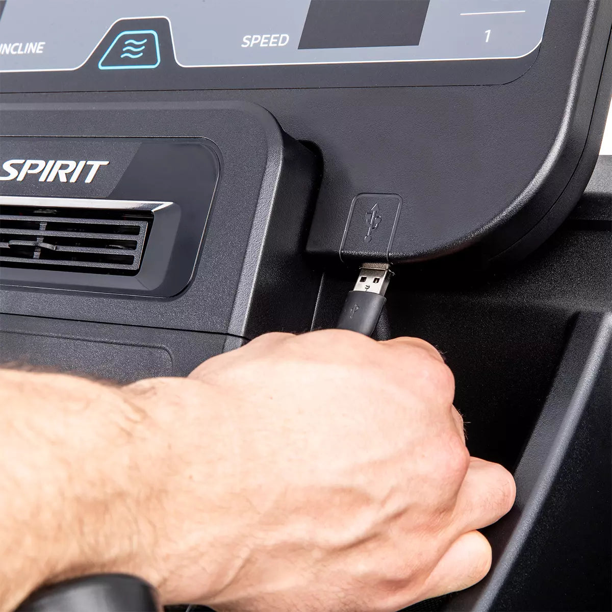 Spirit CT800 Treadmill - Final Stock Spirit Treadmill; Residentail Commercial Frame over 350lbs usb_2_jpg_a9e1d43b-fa9b-4b16-b25a-41155cf22747